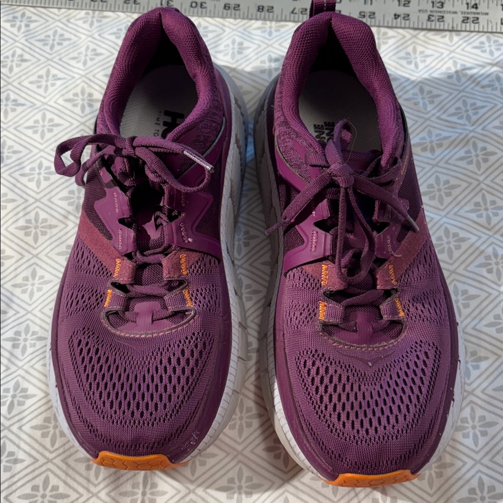 Hoka one one Gaviata2 women’s 8.5 US lightly worn in grape with orange detail